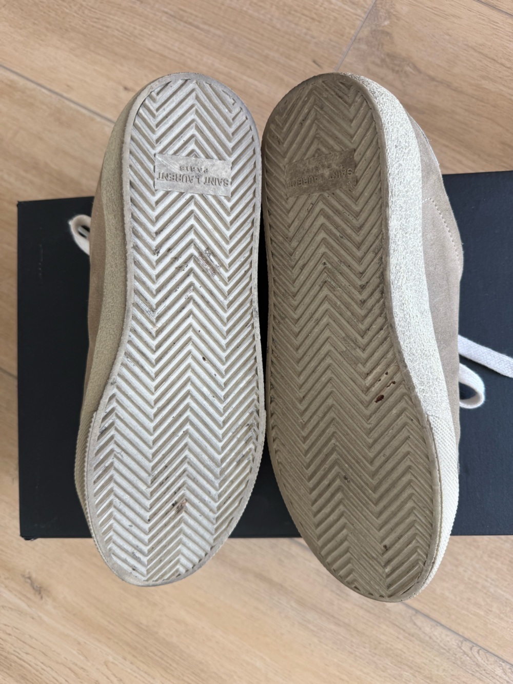 Saint Laurent Women’s Beige Suede Low-Top Sneakers with Logo - Picture 5 of 7